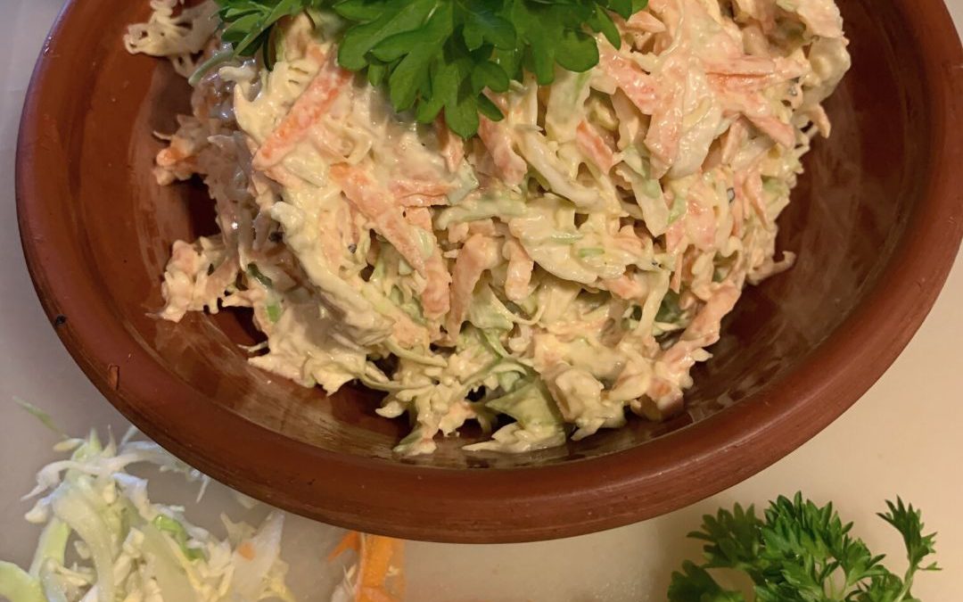 Coleslaw-salaatti on helppo valmistaa